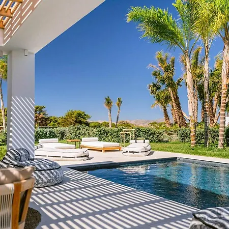 Taf Sunkiss Villa Zipárion