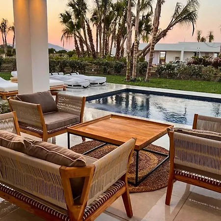 Taf Sunkiss Villa